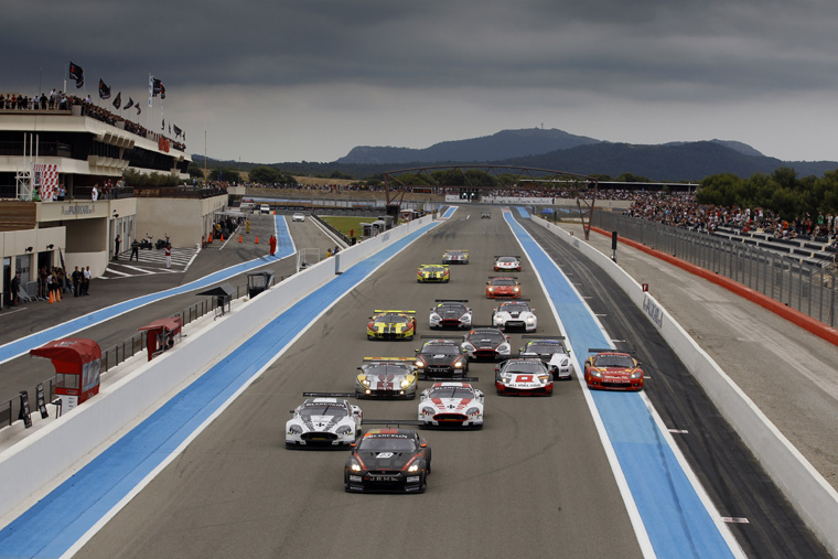 Nissan GT-R Race Scene Picture